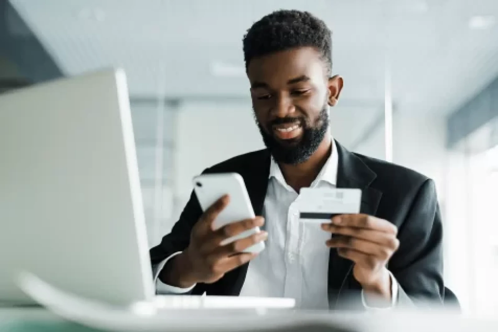 O que preciso saber antes de criar um site de vendas profissional?